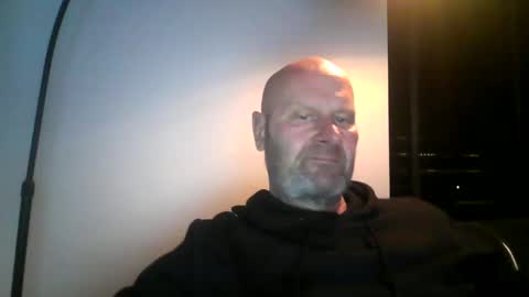 Snapshot of bigmike3339 chatting on December 2024 06:05:02 PM bigmike3339 online show from December 2024 06:05:02 PM