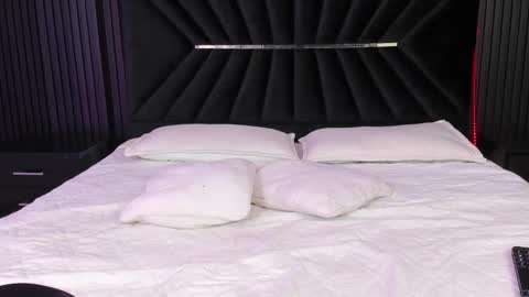 Zayra online show from October 2025 07:39:01 AM