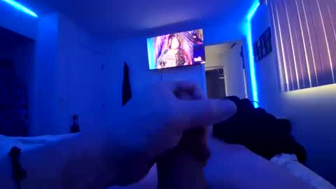 Snapshot of bigsmilekyle chatting on February 2025 08:33:02 PM bigsmilekyle online show from February 2025 08:33:02 PM