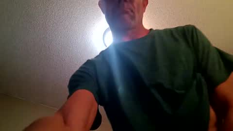 Snapshot of bigstuff674 chatting on January 2025 02:54:02 AM Aka hardwood online show from January 2025 02:54:02 AM