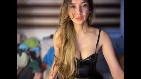 Yna     online show from November 2025 12:27:01 AM