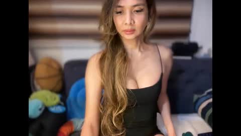 Yna     online show from April 2026 06:37:01 PM