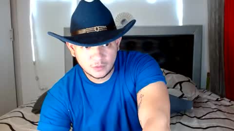 Snapshot of bigthick_blackcock chatting on October 2025 03:37:02 AM MANUEL online show from October 2025 03:37:02 AM