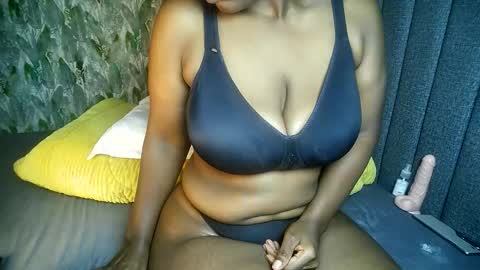 Snapshot of bigyybigy chatting on March 2026 04:03:02 AM bigyybigy online show from March 2026 04:03:02 AM