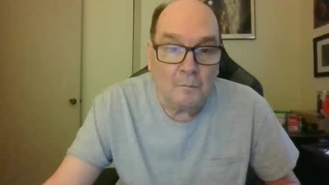 Snapshot of bink195234 chatting on December 2025 08:39:01 PM Bink195234 online show from December 2025 08:39:01 PM