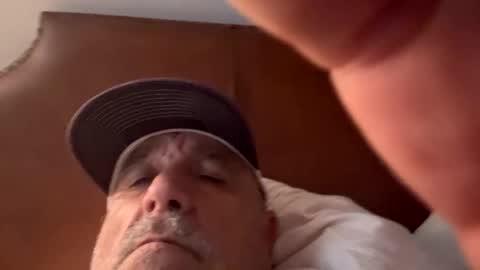 Snapshot of bird70 chatting on November 2025 05:42:01 PM spunday online show from November 2025 05:42:01 PM