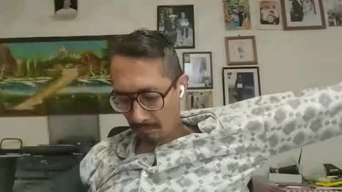 Manu O online show from October 2025 02:18:02 PM