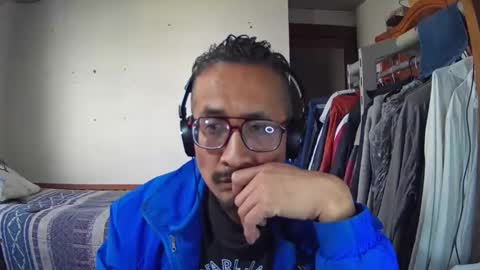 Manu O online show from December 2025 06:38:02 PM