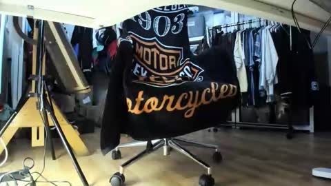 Snapshot of bisexualjay chatting on November 2025 02:53:02 PM bisexualjay online show from November 2025 02:53:02 PM