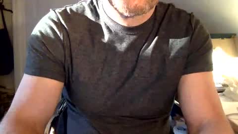 Snapshot of bisonbar chatting on January 2025 08:42:01 PM BisonBar online show from January 2025 08:42:01 PM