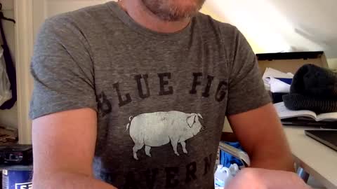 Snapshot of bisonbar chatting on February 2025 07:10:01 PM BisonBar online show from February 2025 07:10:01 PM