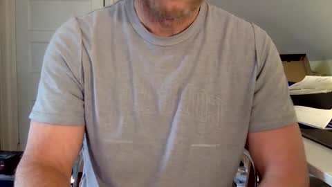 Snapshot of bisonbar chatting on March 2025 06:18:01 PM BisonBar online show from March 2025 06:18:01 PM