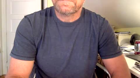 Snapshot of bisonbar chatting on October 2025 02:13:01 PM BisonBar online show from October 2025 02:13:01 PM