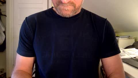 Snapshot of bisonbar chatting on October 2025 03:11:02 PM BisonBar online show from October 2025 03:11:02 PM