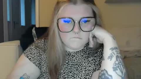 bitch_kittiexo online show from January 2025 04:06:01 PM