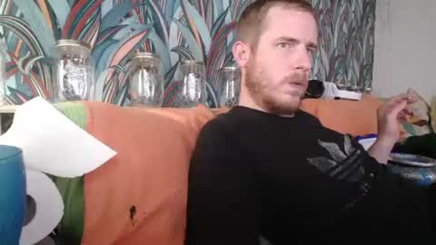 Snapshot of bizoukey15 chatting on October 2025 01:50:01 AM bizoukey15 online show from October 2025 01:50:01 AM