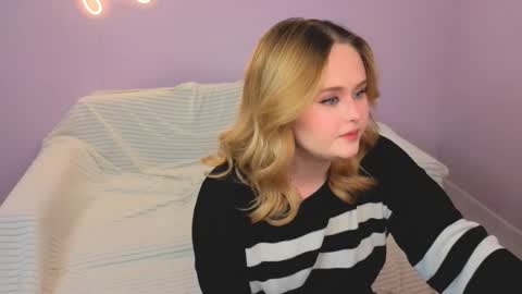 Julia online show from December 2025 03:13:02 AM