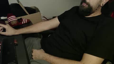 Snapshot of black_beard_slides chatting on September 2025 12:26:01 PM black_beard_slides online show from September 2025 12:26:01 PM