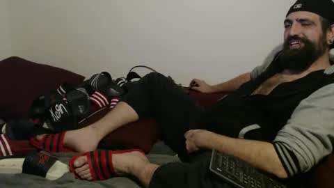 Snapshot of black_beard_slides chatting on November 2025 05:46:01 AM black_beard_slides online show from November 2025 05:46:01 AM