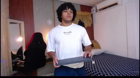 black_king_241 online show from February 2026 03:45:01 AM