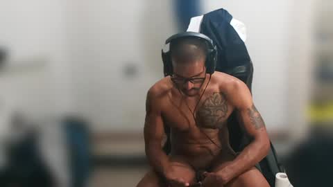Snapshot of black_lollipop chatting on May 2026 07:22:01 PM Master online show from May 2026 07:22:01 PM