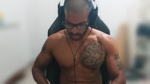 Snapshot of black_lollipop chatting on August 2026 07:27:02 PM Master online show from August 2026 07:27:02 PM