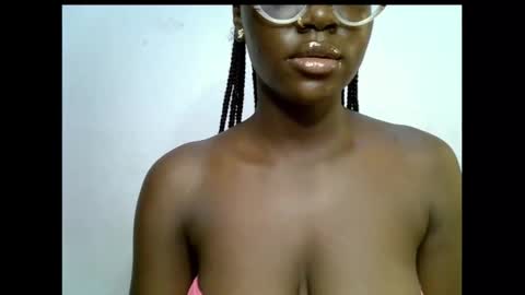 Snapshot of black_petitqueen12 chatting on November 2025 09:00:02 AM BLACK online show from November 2025 09:00:02 AM