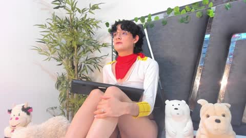 B L A C K  R O S E  online show from January 2025 02:39:01 PM