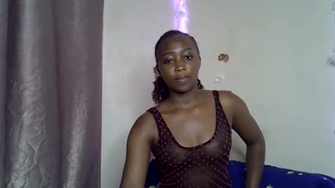Snapshot of black_rosey chatting on November 2025 02:06:02 PM veraa online show from November 2025 02:06:02 PM