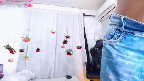 Tifany online show from February 2025 06:43:02 PM