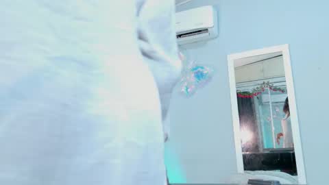 Tifany online show from October 2025 01:12:02 PM