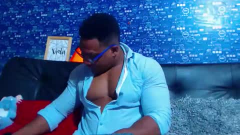 duglas online show from November 2025 03:58:02 PM