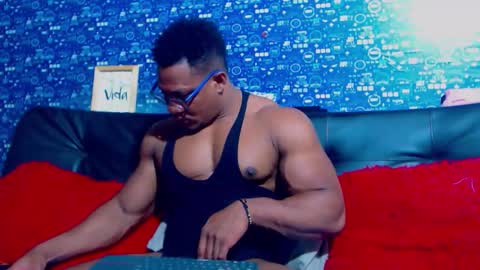 duglas online show from December 2025 06:25:01 PM