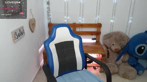 blackqueen_18 online show from December 2024 03:30:01 AM