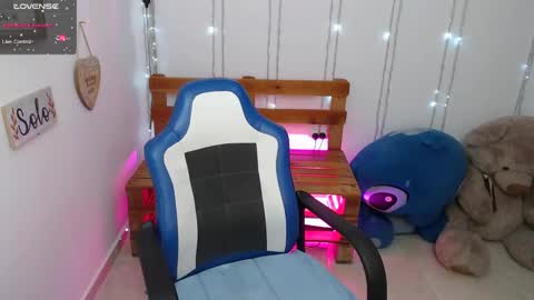 blackqueen_18 online show from December 2024 03:05:02 AM