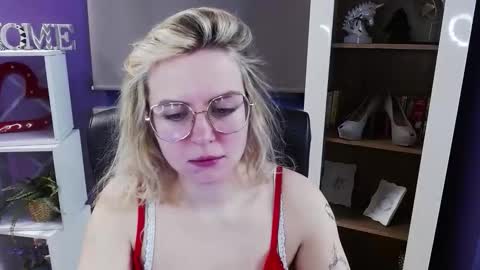 Z O E Y online show from March 2026 05:30:01 AM