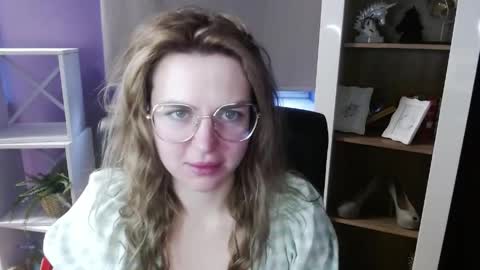 Z O E Y online show from March 2026 05:46:02 AM