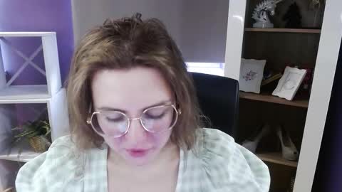 Z O E Y online show from March 2026 08:26:33 AM