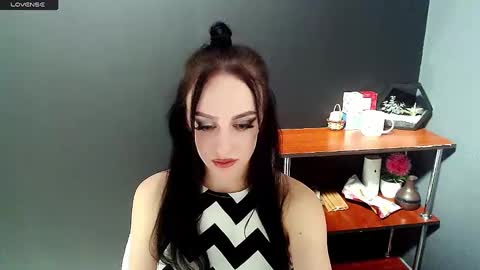 Ivy online show from December 2024 07:51:01 PM