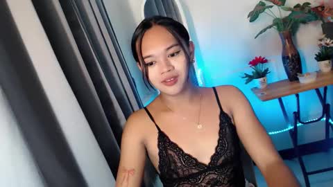 sweetyluna online show from April 2026 04:23:01 PM