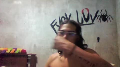 Snapshot of blade_sensual chatting on December 2025 04:39:02 AM blade_sensual online show from December 2025 04:39:02 AM