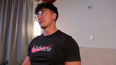 Snapshot of blake_levi chatting on December 2024 01:18:02 AM Blake Levi Independent Model online show from December 2024 01:18:02 AM