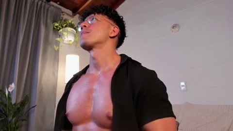 Snapshot of blake_levi chatting on January 2025 02:14:02 AM Blake Levi Independent Model online show from January 2025 02:14:02 AM