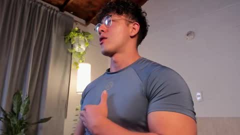 Snapshot of blake_levi chatting on February 2025 11:46:01 PM Blake Levi Independent Model online show from February 2025 11:46:01 PM