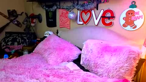 Blakely Morningstar   online show from December 2024 02:22:02 PM