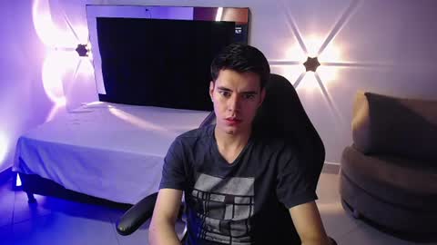 Snapshot of blakzen_ chatting on June 2026 04:01:01 AM Blakzen online show from June 2026 04:01:01 AM