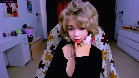 Snapshot of blinkofeyes chatting on September 2025 05:39:02 AM Nicole online show from September 2025 05:39:02 AM