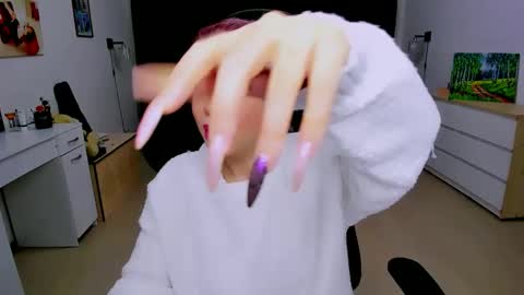 Nicole online show from December 2024 06:35:01 AM