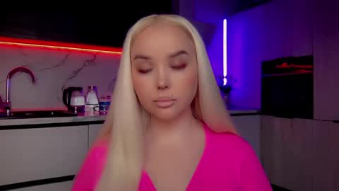 Snapshot of blond_diamond chatting on January 2025 03:50:02 AM Lana online show from January 2025 03:50:02 AM