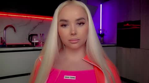 Snapshot of blond_diamond chatting on January 2025 07:25:02 AM Lana online show from January 2025 07:25:02 AM